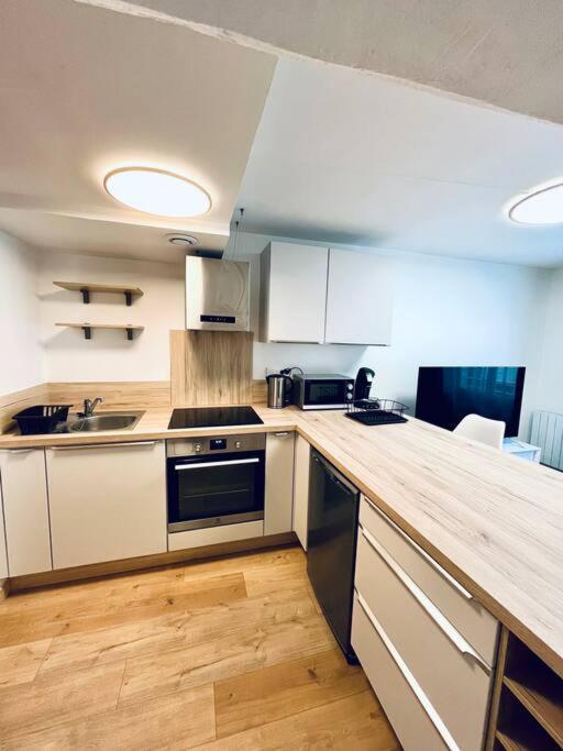 Stylish Studio In The Center Of Senlis Apartment Senlis  Ngoại thất bức ảnh